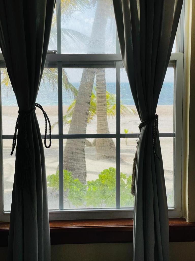Royal Caribbean Resort San Pedro  Exterior photo